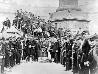 Troepen van de Parijse Commune op de Place Vendôme, 1871
